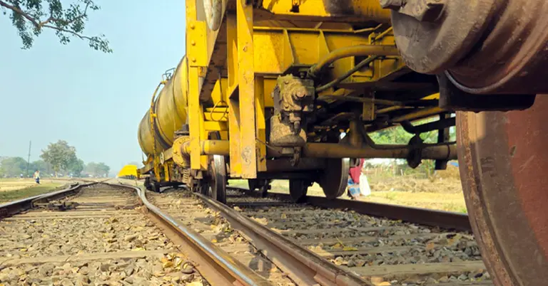 তেলবাহী ওয়াগন লাইনচ্যুত